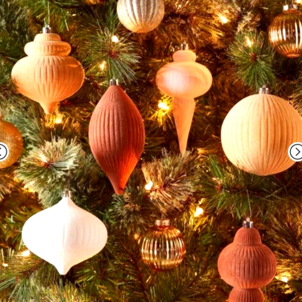 6 piece flocked Velvet ornaments